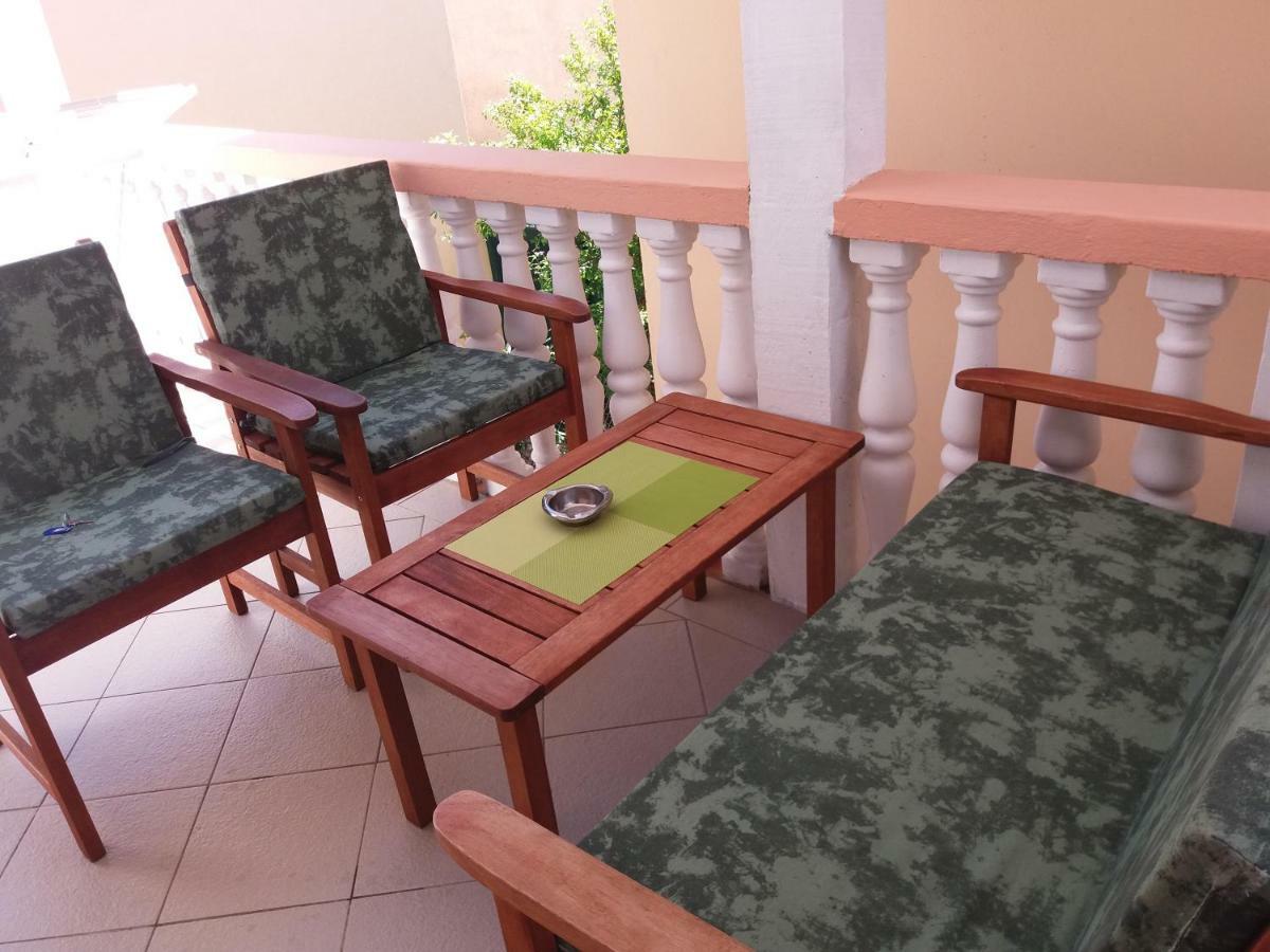 Apartman Nin-Dodo Exteriér fotografie