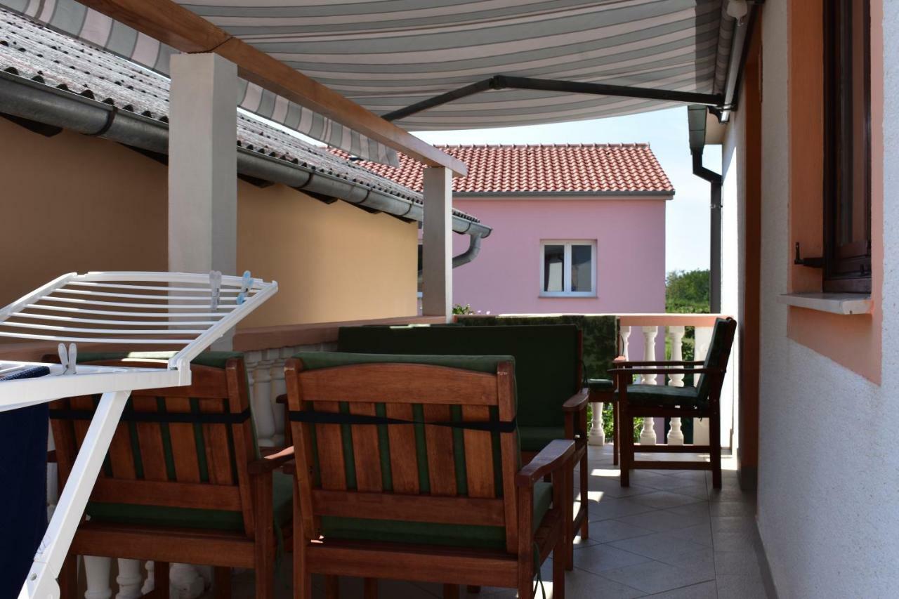 Apartman Nin-Dodo Exteriér fotografie