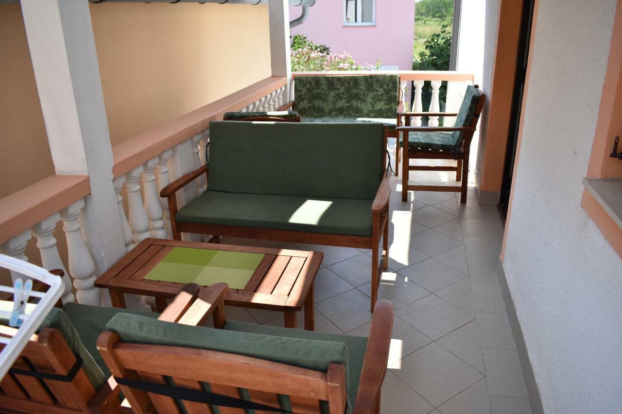 Apartman Nin-Dodo Exteriér fotografie