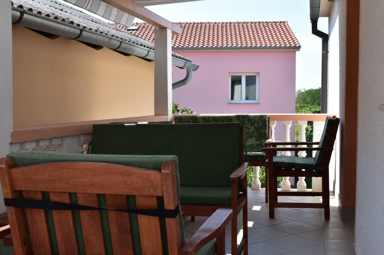 Apartman Nin-Dodo Exteriér fotografie